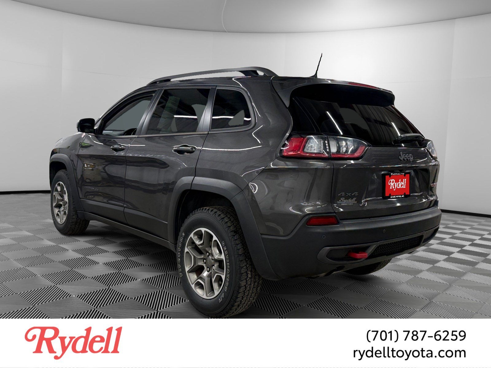 2020 Jeep Cherokee — rear three-quarter view