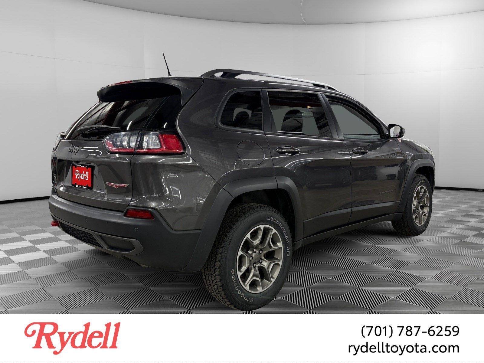 2020 Jeep Cherokee — detail view