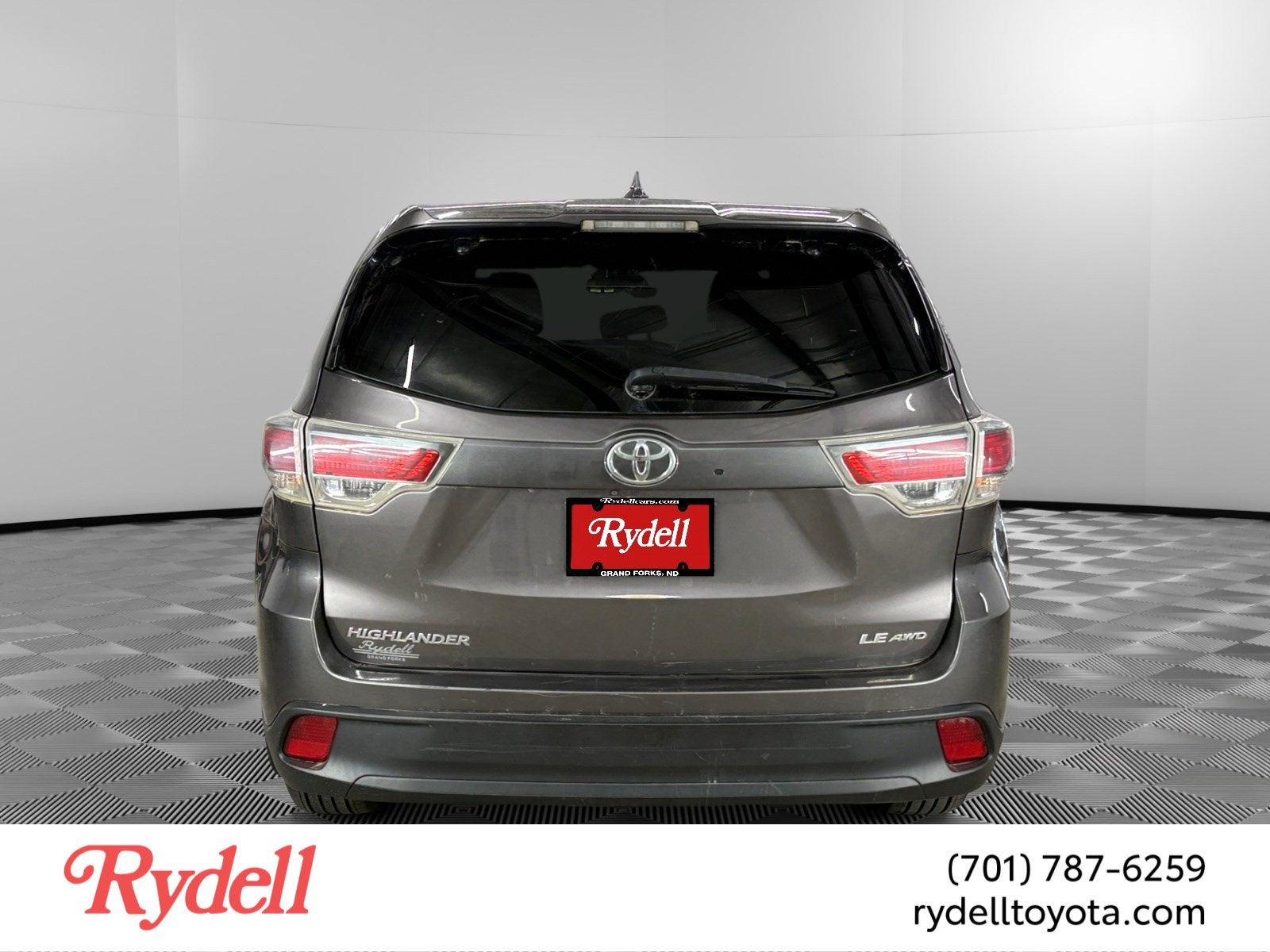 2016 Toyota Highlander — interior view