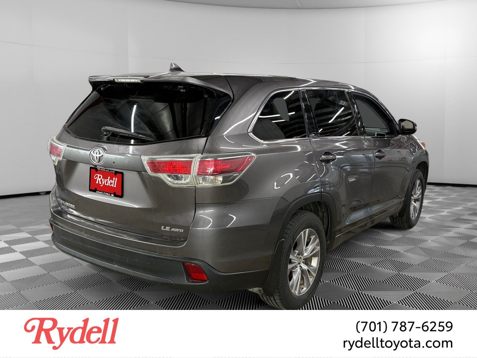 2016 Toyota Highlander — detail view