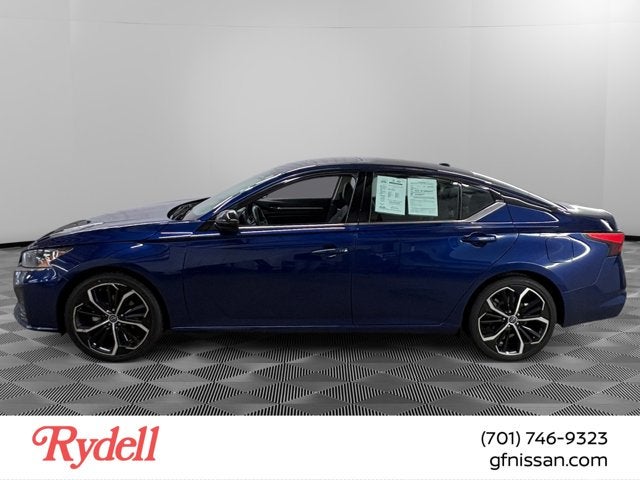 2024 Nissan Altima — side profile view