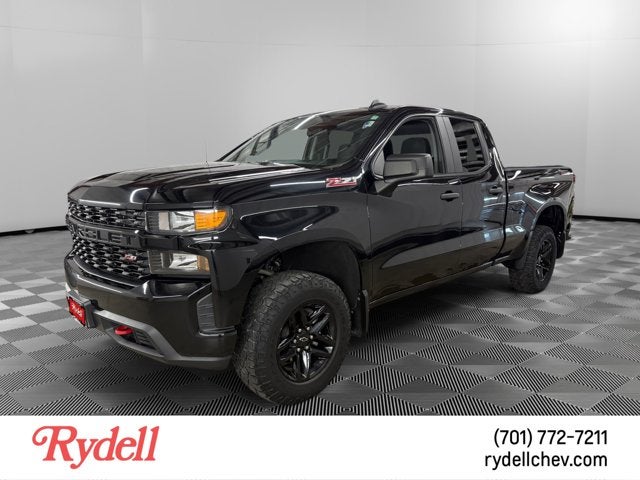 2019 Chevrolet Silverado 1500 Custom Trail Boss in Black — front three-quarter view